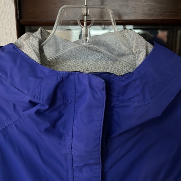 The North Face Hyvent 2.5L rain jacket. Excellent condition. Size S - Picture 4 of 10